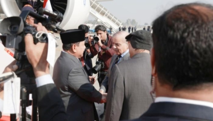 Presiden Prabowo Disambut Hangat Presiden dan PM Pakistan Sesampainya di Islamabad
