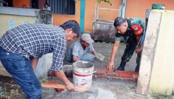 Babinsa Koramil 2301/Cilegon Gelar Karya Bakti Perbaikan Fasilitas Umum di Dua Kelurahan