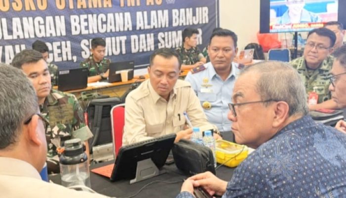 Mensesneg Tinjau Posko Logistik di Lanud Halim untuk Percepatan Bantuan Bencana Sumatra