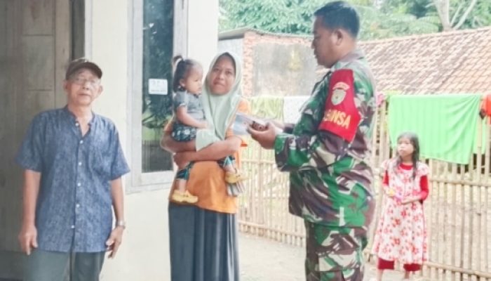 Babinsa Koramil 2305/Cinangka Gelar Pendataan Penduduk Serentak di Dua Desa
