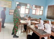 Koramil 2306/Mancak Perkuat Bintahwil : Edukasi Siswa SD hingga Bantu Panen Padi Warga