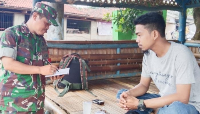 Babinsa Koramil 2304/Anyar Aktif Laksanakan Puanter untuk Pendataan UMKM dan Administrasi Warga