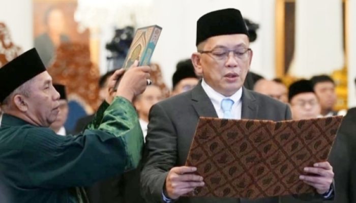 Prabowo Lantik 7 Anggota KY dan 6 Duta Besar di Istana