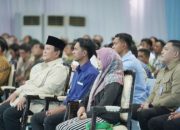 Momen Prabowo Duduk Bersebelahan dengan ART dan Tukang Seblak di Serah Terima Rumah Subsidi