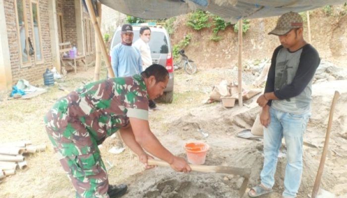 Kompak Bersama Warga, Babinsa Koramil 2307/Ciwandan Gencarkan Karya Bakti Pembangunan Lingkungan