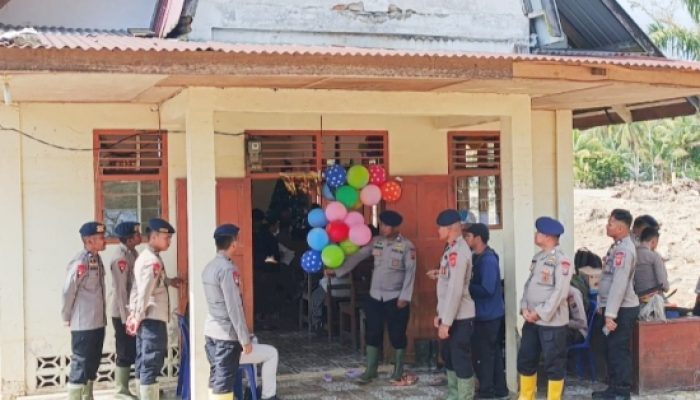 Rayakan Natal, Polri Ubah Posko Pengungsian Jadi Gereja di Sumut