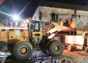 Alat Berat Dikerahkan Hingga Tengah Malam, Jalan Nasional Aceh Tamiang Dibersihkan Pascabanjir Bandang