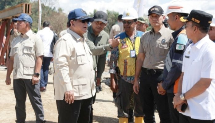 Tutup Tahun di Lokasi Bencana, Prabowo Cek Langsung Jembatan Sungai Garoga Pastikan Akses Tapteng–Tapsel Pulih