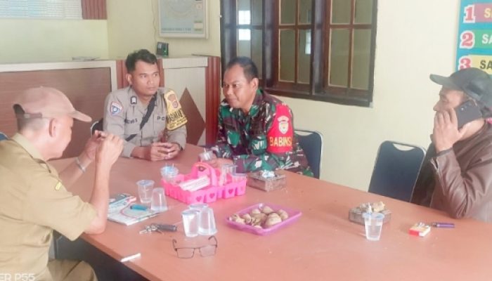 Babinsa Koramil 2302/Bojonegara Perkuat Komsos, Bahas Keamanan dan Gotong Royong Bersama Warga