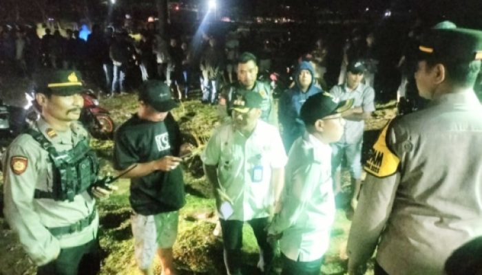 Patroli Gabungan Sambut Malam Tahun Baru, 2 Panggung exsotic Tanpa Ijin Di Bubarkan Dan 8 Karton Petasan Diamankan Polisi Polsek Cisoka