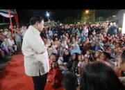 Suasana Malam Tahun Baru Remaja hingga Orang Tua Tapsel di Pengungsian Bareng Prabowo: Senang Sekali!.