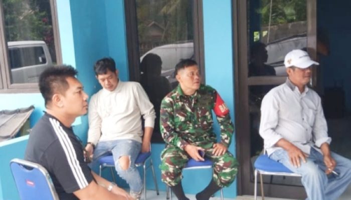 Babinsa Koramil 2304/Anyar Aktif Jalin Komsos, Perkuat Kamtibmas dan Kepedulian Lingkungan