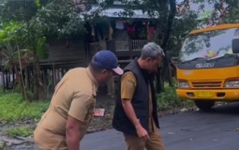 Bupati Jeneponto Tinjau Langsung Proses Pengaspalan Jalan di Boronguntia, Pastikan Pekerjaan Sesuai Standar Untuk Kesejahteraan Masyarakat