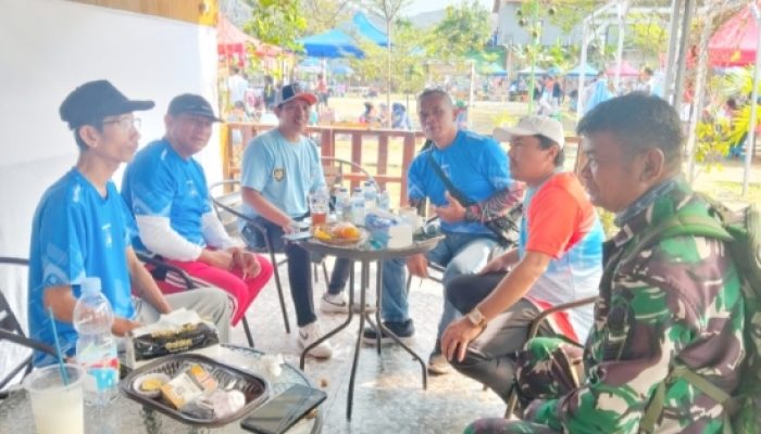 Babinsa Koramil 2302/Bojonegara Aktif Perkuat Keamanan dan Gotong Royong Lewat Komsos