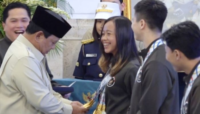 Momen Prabowo Hitung Medali Emas Martina Ayu, Istana Negara Bergemuruh Tepuk Tangan