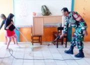 Babinsa Koramil 2301/Cilegon Bersama Warga Gencarkan Karya Bakti Perbaikan Drainase