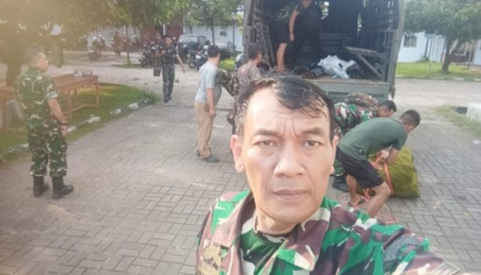 Babinsa Koramil 2301/Cilegon Bergerak Cepat Dirikan Dapur Darurat untuk Korban Banjir