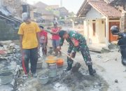 Babinsa Koramil 2307/Ciwandan Perkuat Gotong Royong Lewat Karya Bakti Pembangunan Rumah Warga