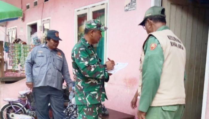Babinsa Koramil Pulomerak Aktif Jaga Kamtibmas dan Stabilitas Sembako di Cilegon