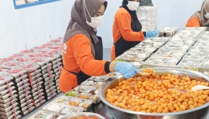 Kolaborasi Antar-Tefa SMK Perikanan dan Kelautan Puger Produksi 3.000 Paket MBG, Dukung Program Prabowo