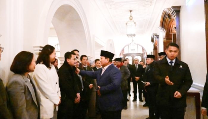 Prabowo Tiba di Inggris, Bakal Bertemu Raja Charles III dan PM Starmer