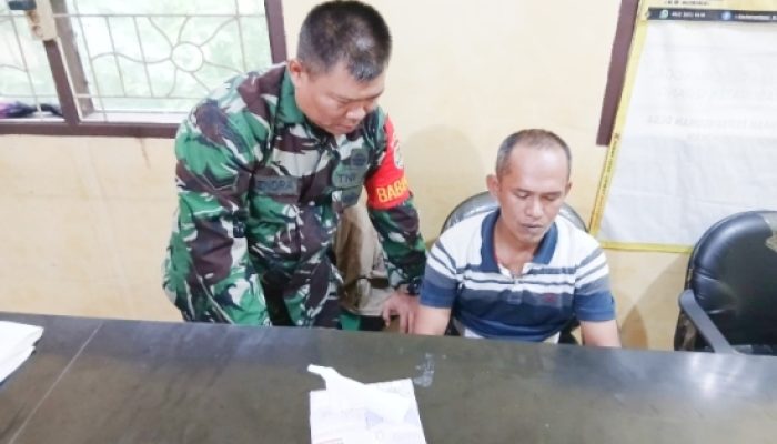 Babinsa Koramil 2305/Cinangka Aktif Dukung Akurasi Data Kependudukan di Wilayah Cinangka