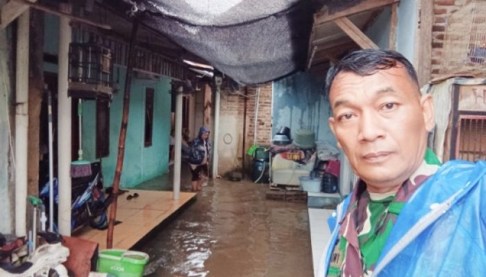 Babinsa Koramil Cilegon Bersama Warga Gencarkan Karya Bhakti, Wujudkan Lingkungan Bersih dan Aman