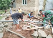 Babinsa Koramil 2302/Bojonegara Kompak Laksanakan Karya Bakti Pembangunan Rumah Warga