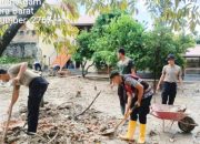 Sinergi TNI–Polri Percepat Pemulihan Sumbar: Bersihkan Pasar hingga Rumah Warga