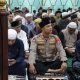 Pantau Langsung Kegiatan Masyarakat, Kapolres Maros Bersama Bupati Maros Laksanakan Tarawih Perdana Di Masjid Al Markaz