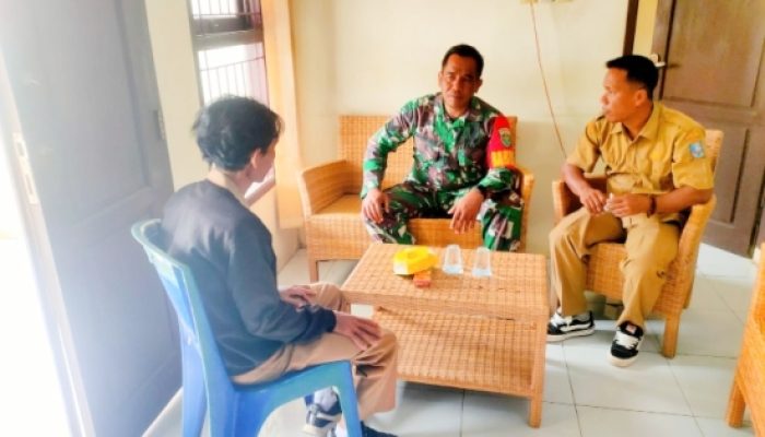 Babinsa Koramil Anyar Intensifkan Komsos Bahas Administrasi Warga dan Kamtibmas