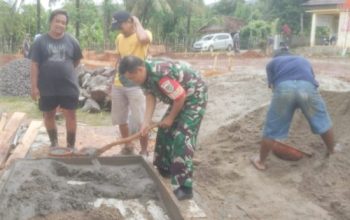 Babinsa Anyar Gotong Royong Bantu Rehabilitasi Rumah dan Percepatan KDKMP