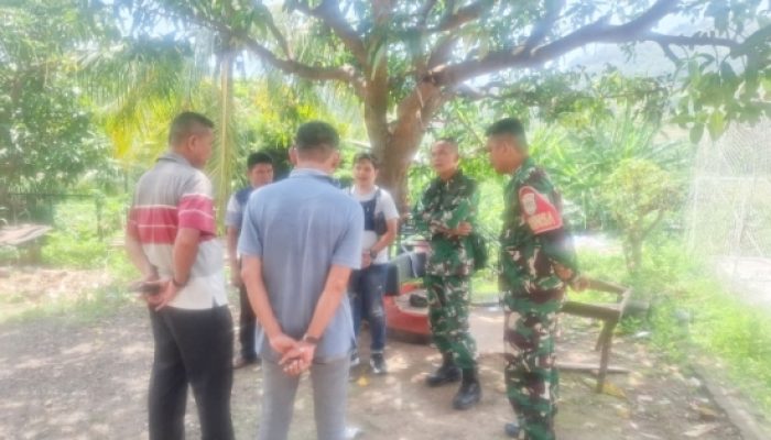 Babinsa Koramil 2302/Bojonegara Intensifkan Komsos, Bahas Keamanan dan Gotong Royong Warga