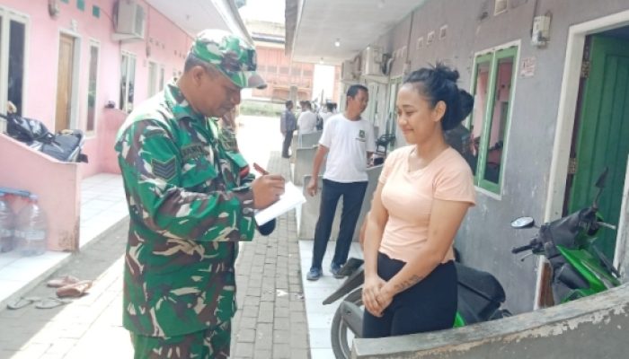 Babinsa Koramil 2303/Pulomerak Gencarkan Puanter, Perbarui Data Kontrakan dan Jumlah Penduduk