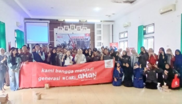 Honda Babel Edukasi Safety Riding di SMKN 1 Pangkalan Baru