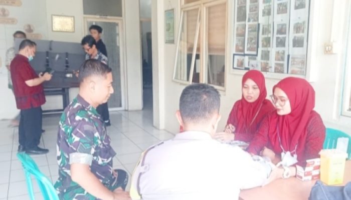 Babinsa Koramil 2301/Cilegon Perkuat Komsos, Sigap Tangani Dampak Banjir dan Stunting