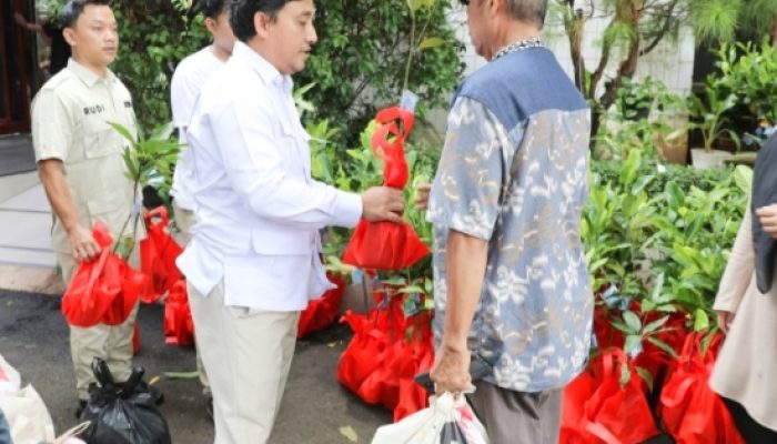 HUT ke-18 Gerindra, DPP Bagikan Sembako, Bibit Pohon, dan Santuni Anak Yatim