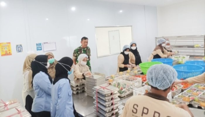 Babinsa Koramil 2301/Cilegon Aktif Dukung Puanter dan Distribusi MBG di Sekolah Kejuruan