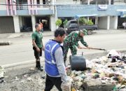 Babinsa Koramil 2303/Pulomerak Gencarkan Karya Bakti Bersama Warga di Wilayah Cilegon