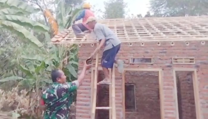 Babinsa Koramil Ciwandan Perkuat Gotong Royong Warga Lewat Karya Bakti di Dua Kelurahan