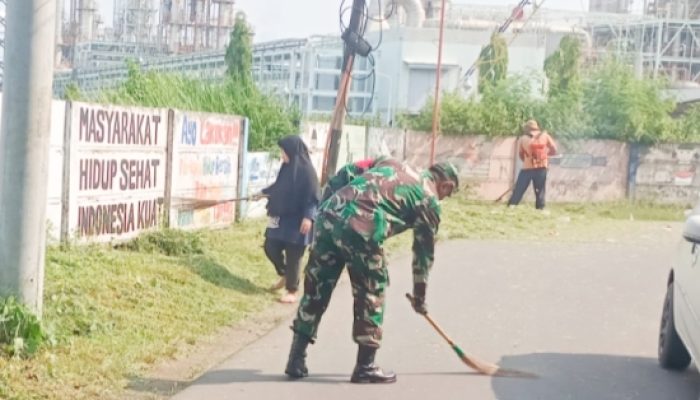 Babinsa Koramil 2307/Ciwandan Kompak Bersama Warga, Bangun Rumah hingga Bersihkan Lingkungan