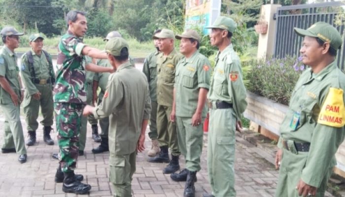 Babinsa Ciwandan Tingkatkan Disiplin dan Kesiapsiagaan Linmas Lewat Pelatihan PBB