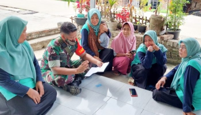 Babinsa Koramil 2306/Mancak Gencar Pendataan Balita dan Warga, Perkuat Data Teritorial di Wilayah