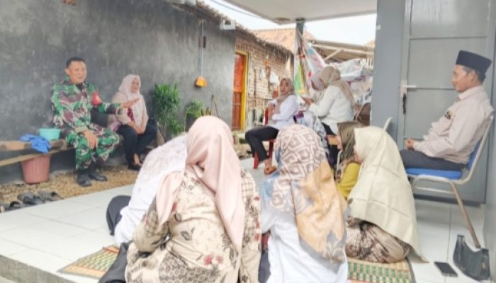 Babinsa Koramil 2307/Ciwandan Gencarkan Pendataan Warga dan Imunisasi di Wilayah Binaan