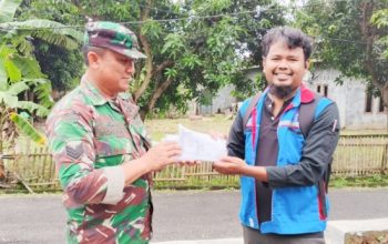 Babinsa Koramil 2307/Ciwandan Dampingi Petani dan Lakukan Pendataan Warga di Cilegon