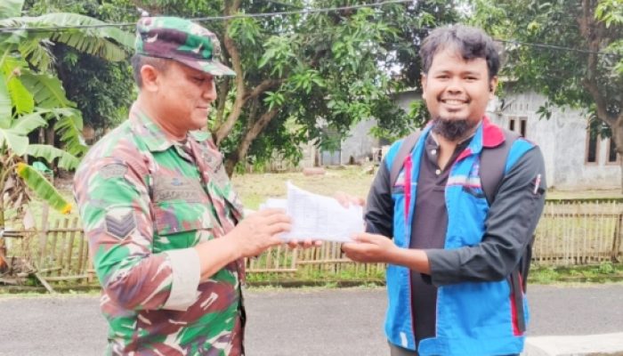 Babinsa Koramil 2307/Ciwandan Dampingi Petani dan Lakukan Pendataan Warga di Cilegon