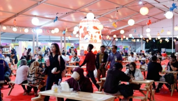 Gemerlap Lampion Terangi Lapangan Banteng, Imlek Festival 2577 Jadi Ruang Pertemuan Budaya