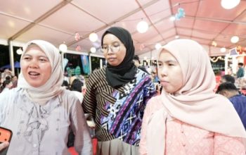 Melipir usai Ngantor, Tiga Sahabat Ini Terpukau Sajian Keberagaman di Imlek Festival 2577