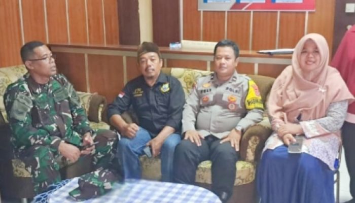 Jelang Ramadan, Babinsa Koramil 2301/Cilegon Intensifkan Komsos dan Ronda Keliling Bersama Warga