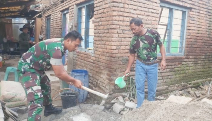 Babinsa Koramil 2303/Pulomerak Latih PBB Satpam di Tamansari dan Mekarsari